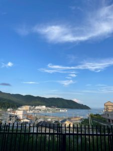 大人と子供の距離