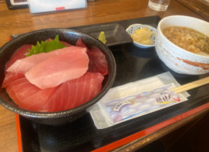 海の町で味わう、やさしい昼時間☀️