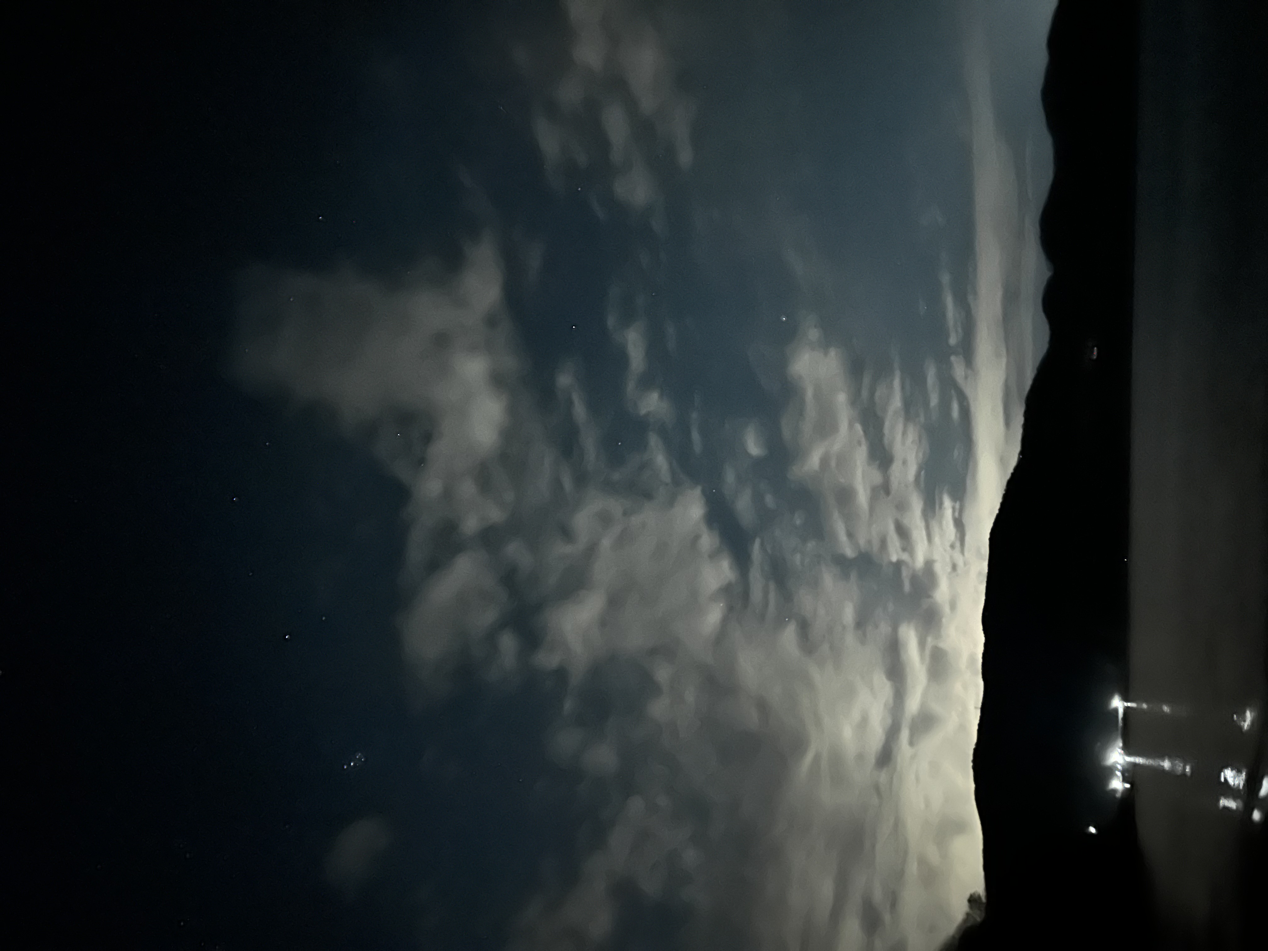 夏浜で夜景を満喫