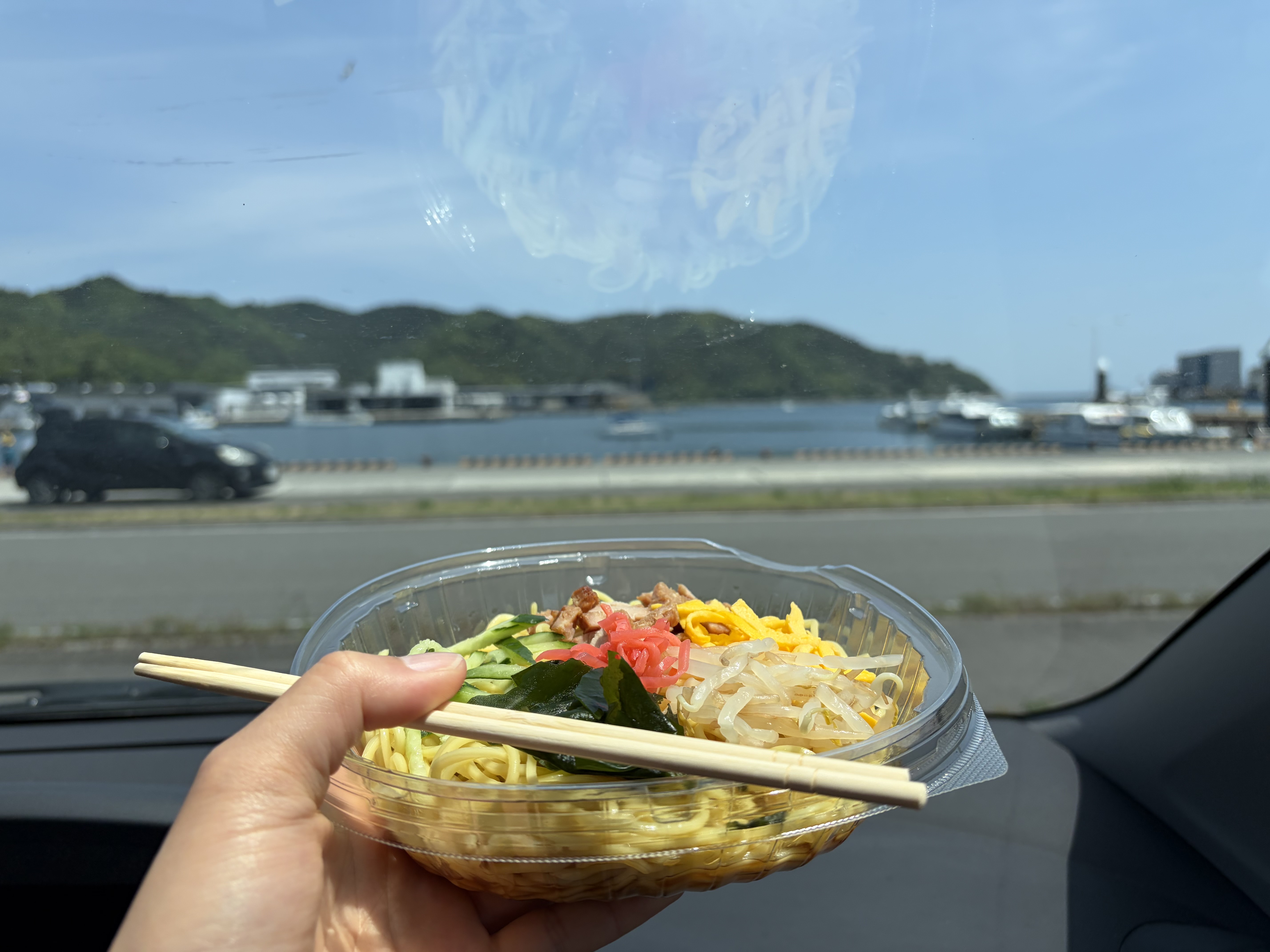 そうだ、海辺でランチをしよう